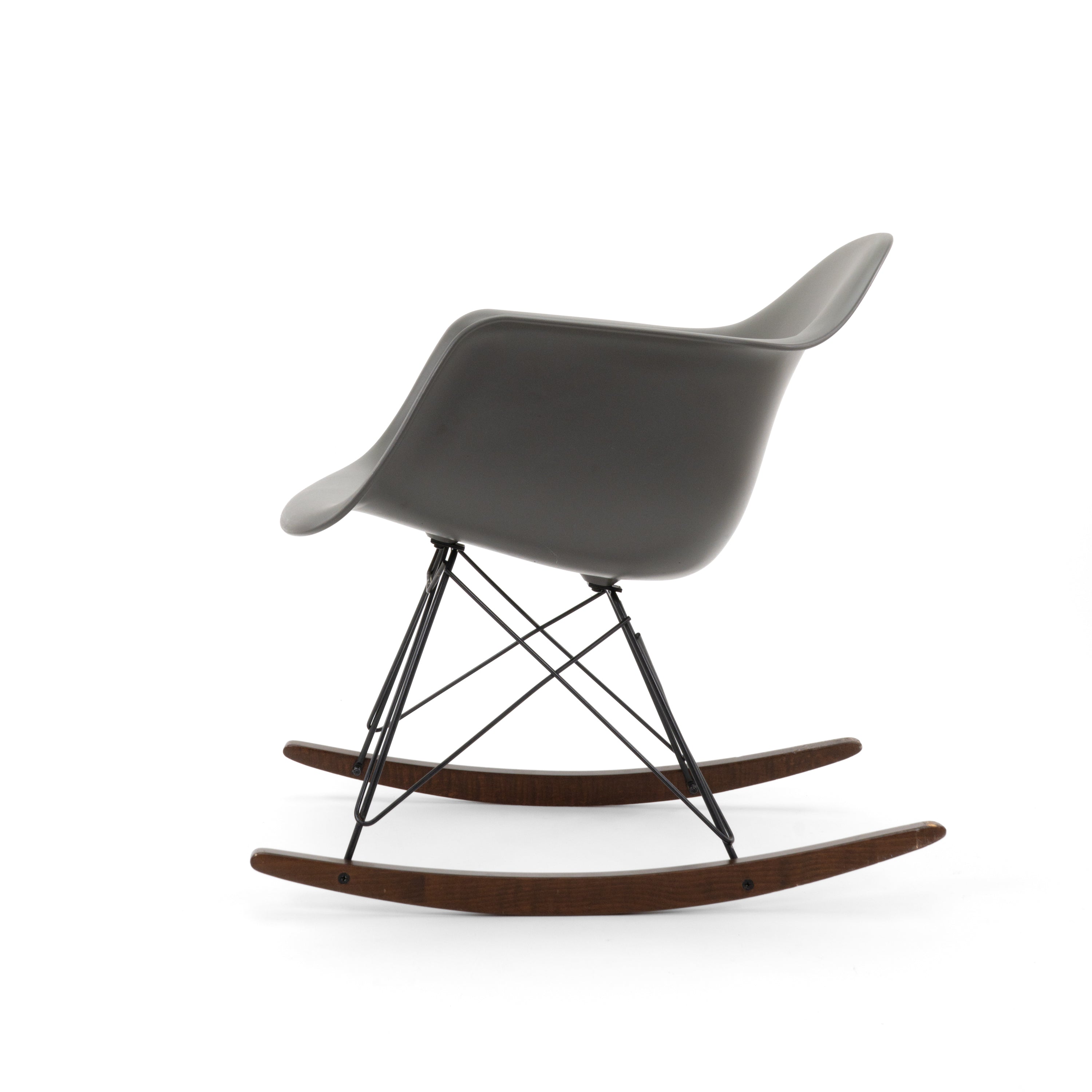 RARPlasticArmChair-Vitra-BZustand-GestellSchwarz-SchaleGranitgrau-02.jpg