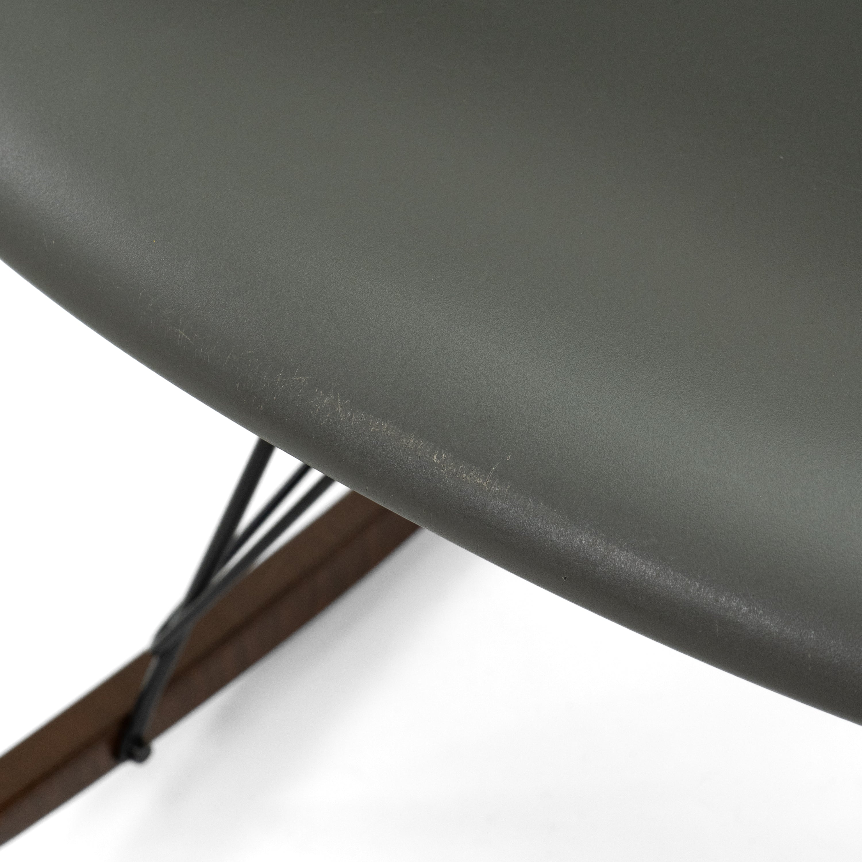 Vitra | RAR Plastic Arm Chair