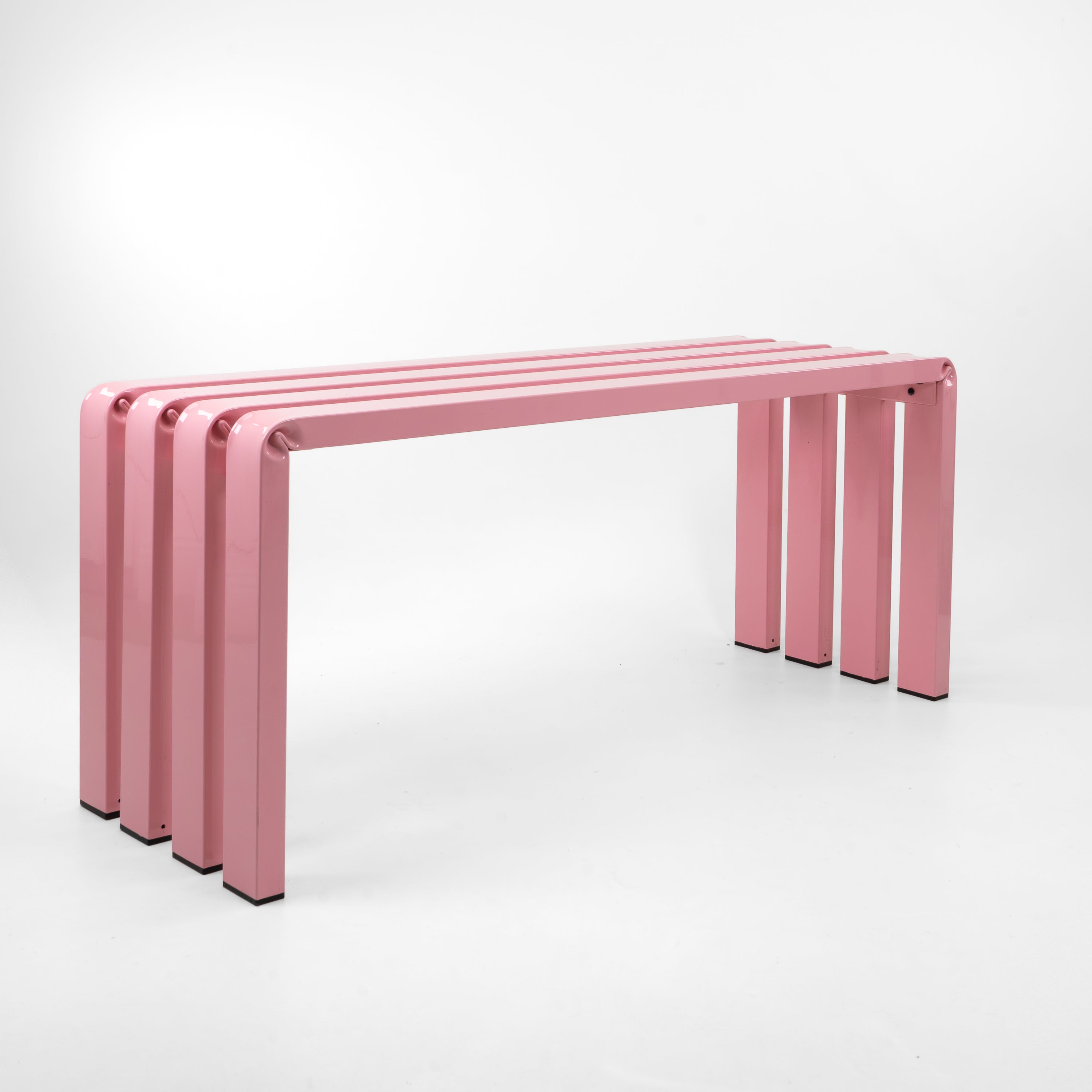 Studio Milano | Runway Bank