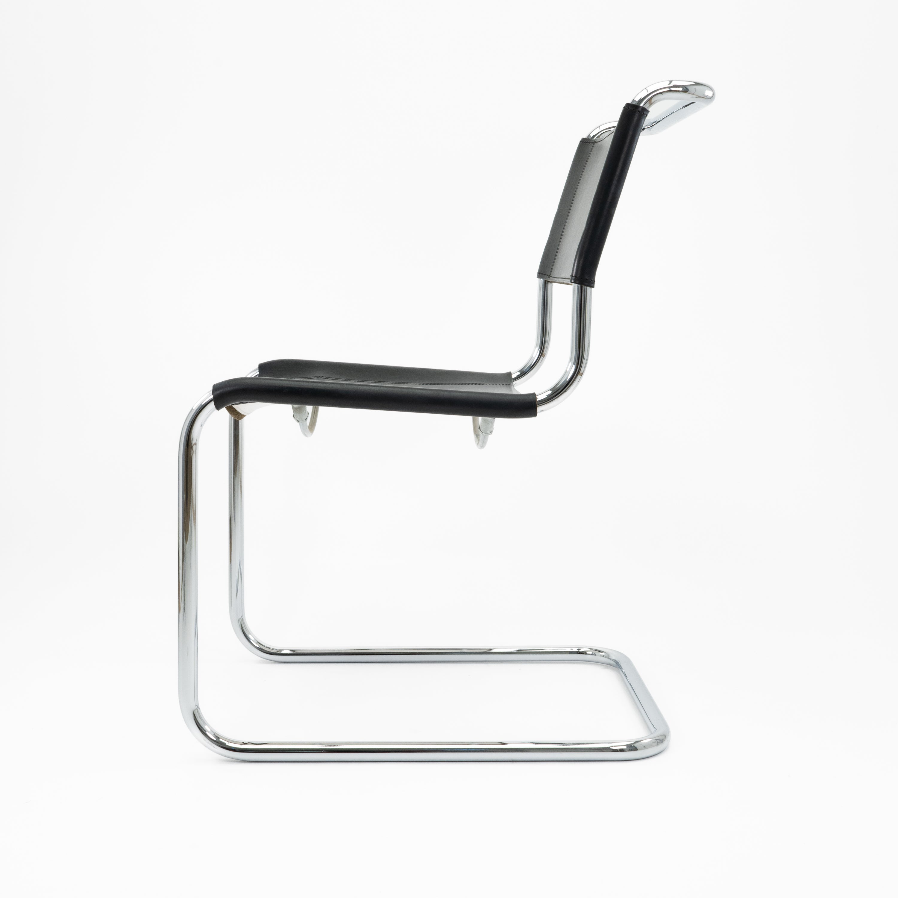 S33-Thonet-BZustand-Gestell-Chrom-Leder-Schwarz-02.jpg