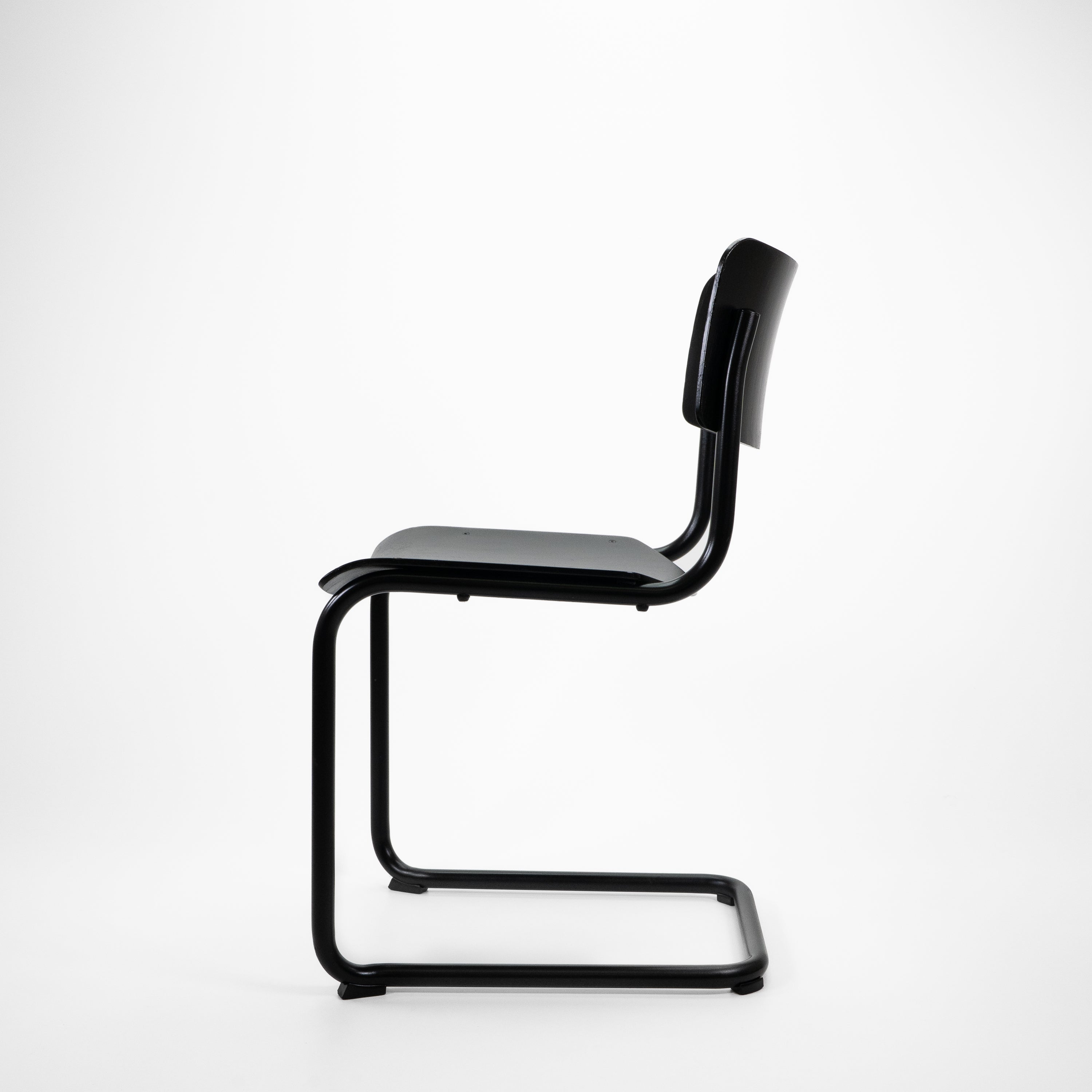 S43-Thonet-BZustand-Gestell-Schwarz-Holz-Schwarz-02.jpg