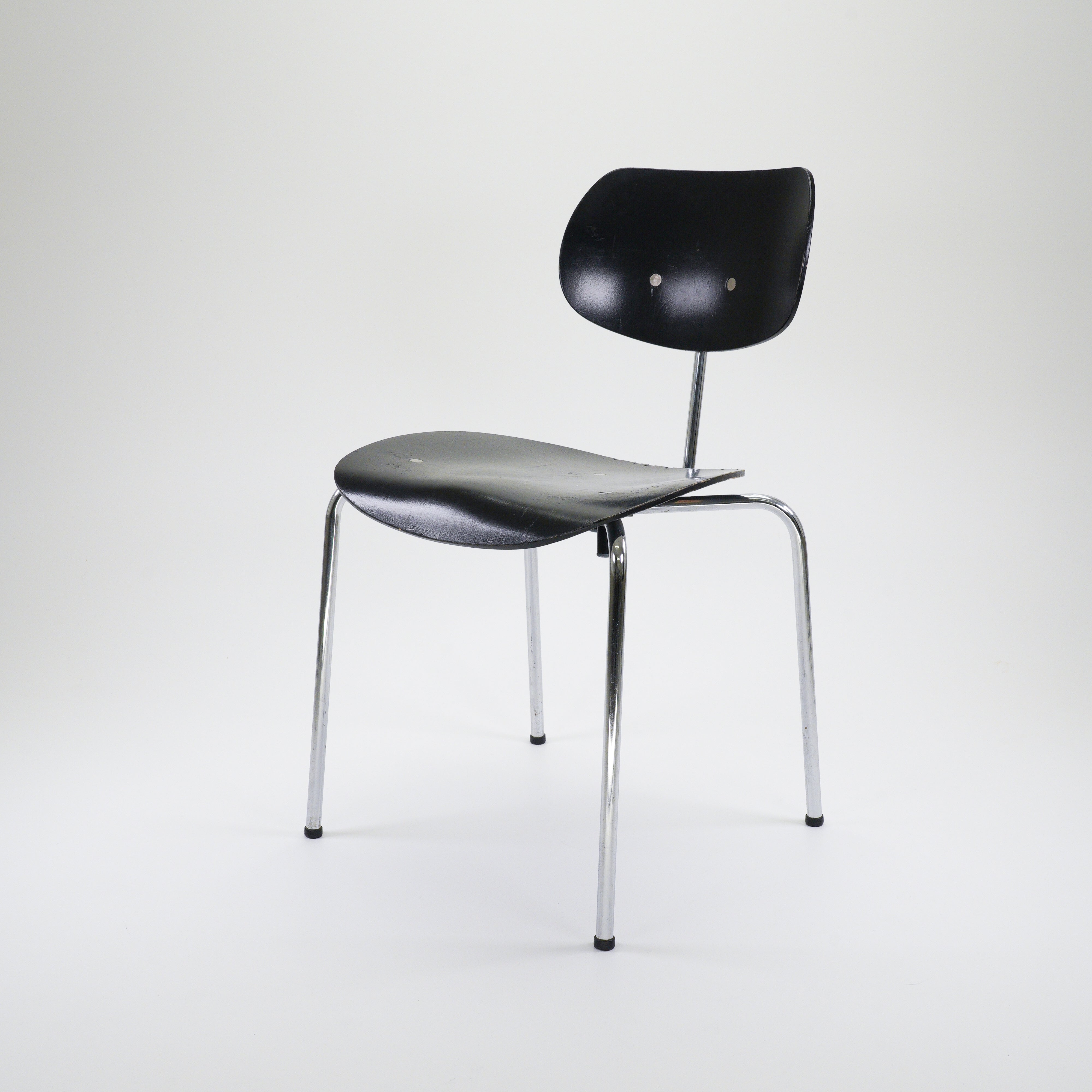 SE68Eiermann-Wilde_Spieth-GestellChromHolzSchwarz-CZustand-01.jpg