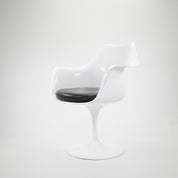Knoll International | Saarinen Tulip Armchair