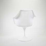 Knoll International | Saarinen Tulip Armchair