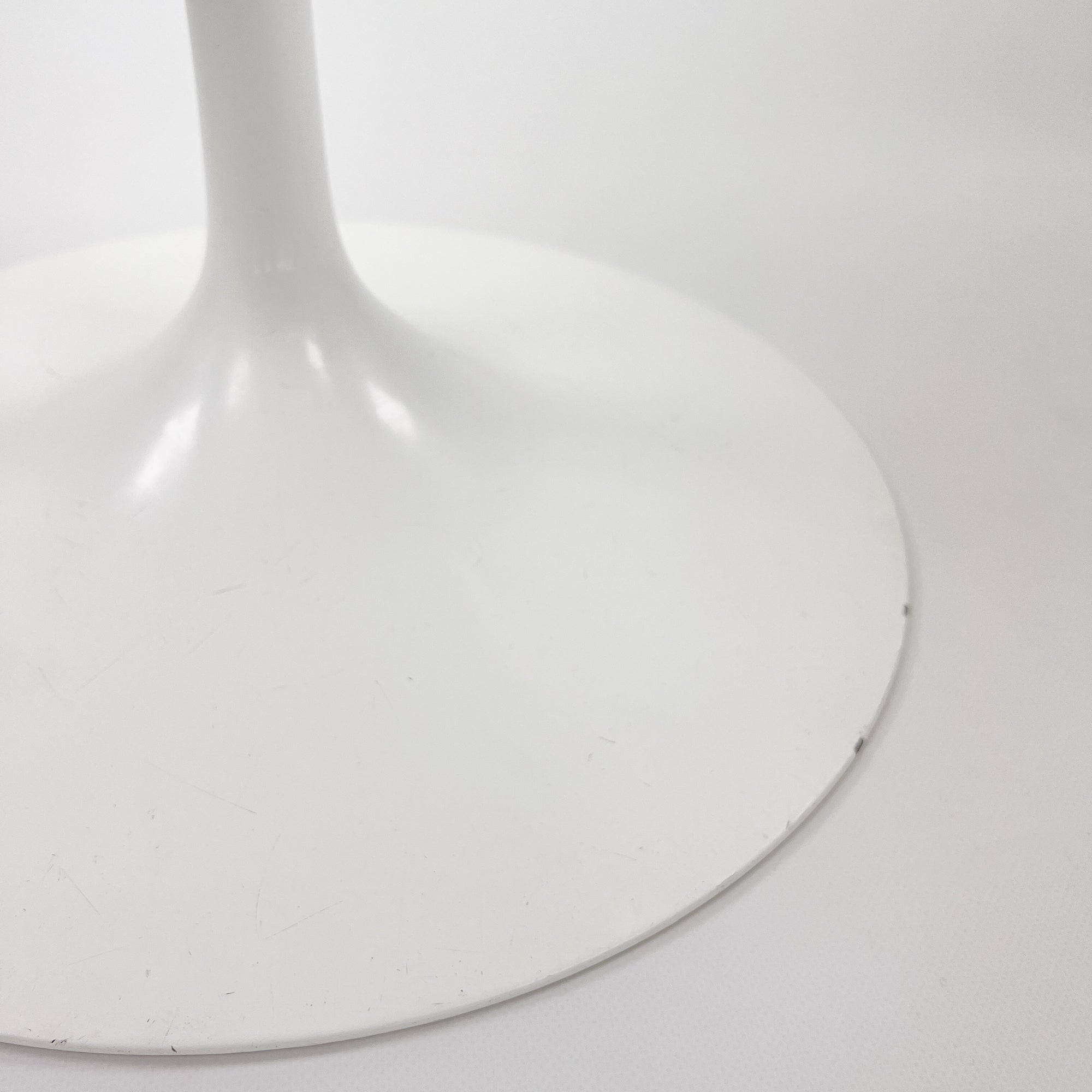 Knoll International | Saarinen Tulip Armchair