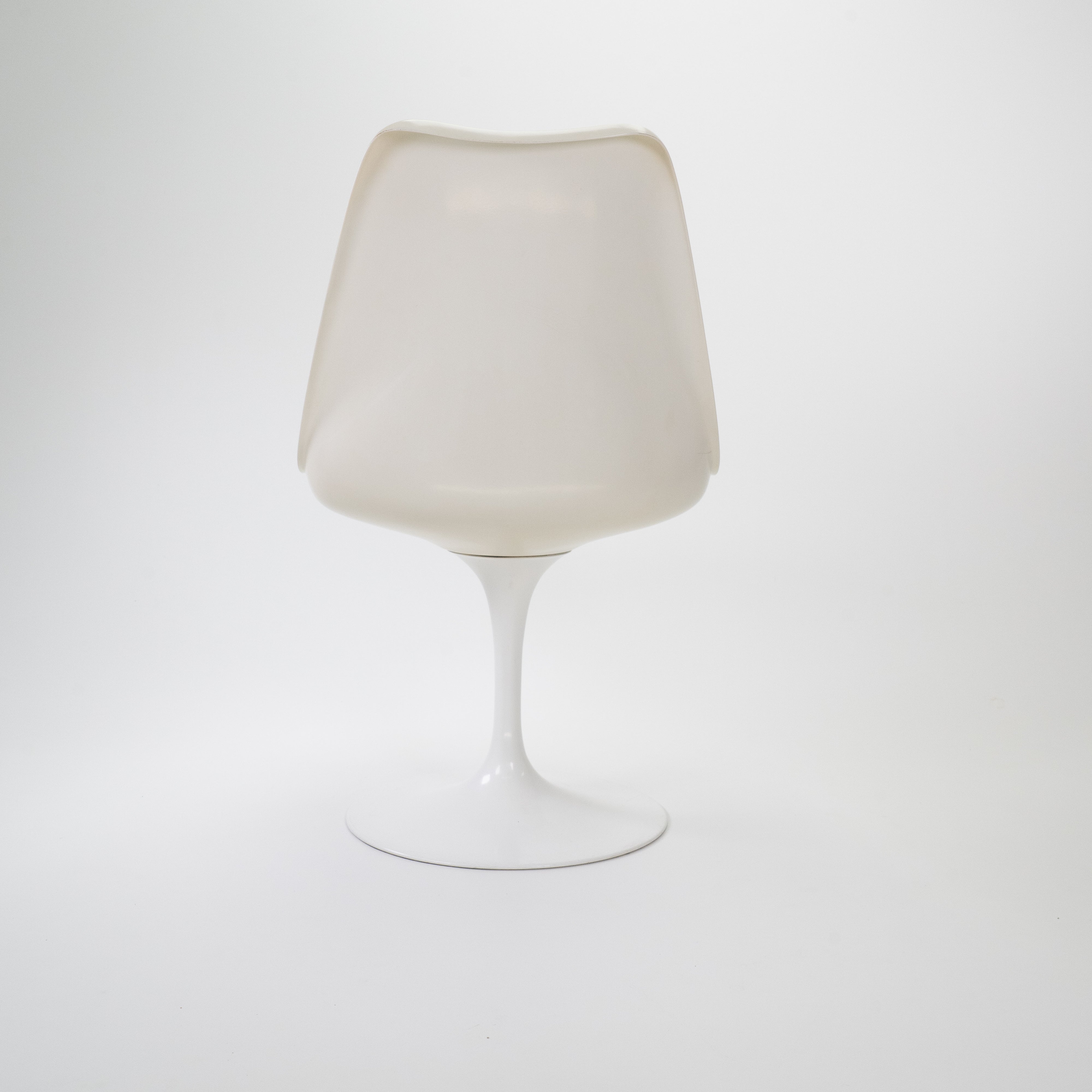 Knoll International | Saarinen Tulip Chair