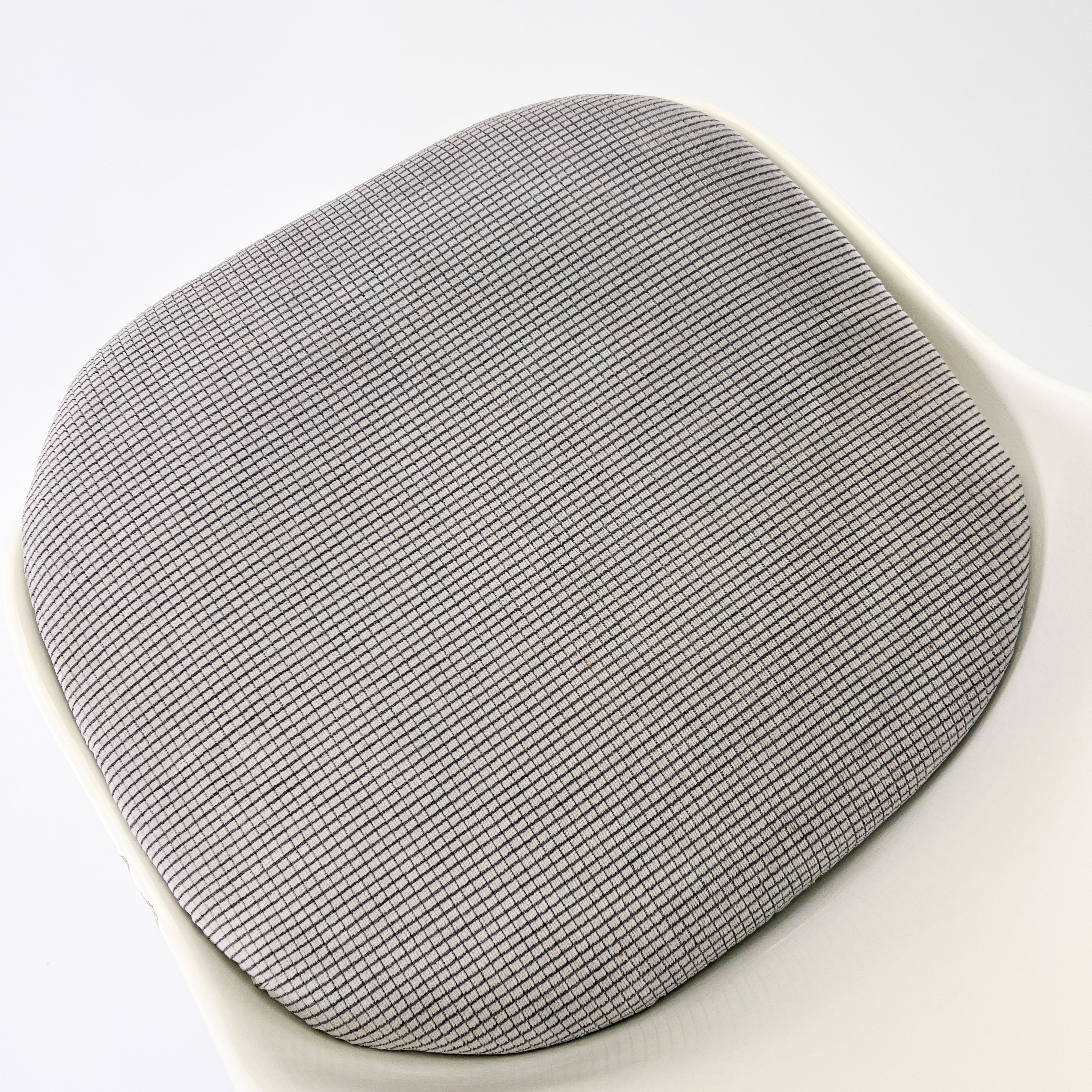 Knoll International | Saarinen Tulip Chair