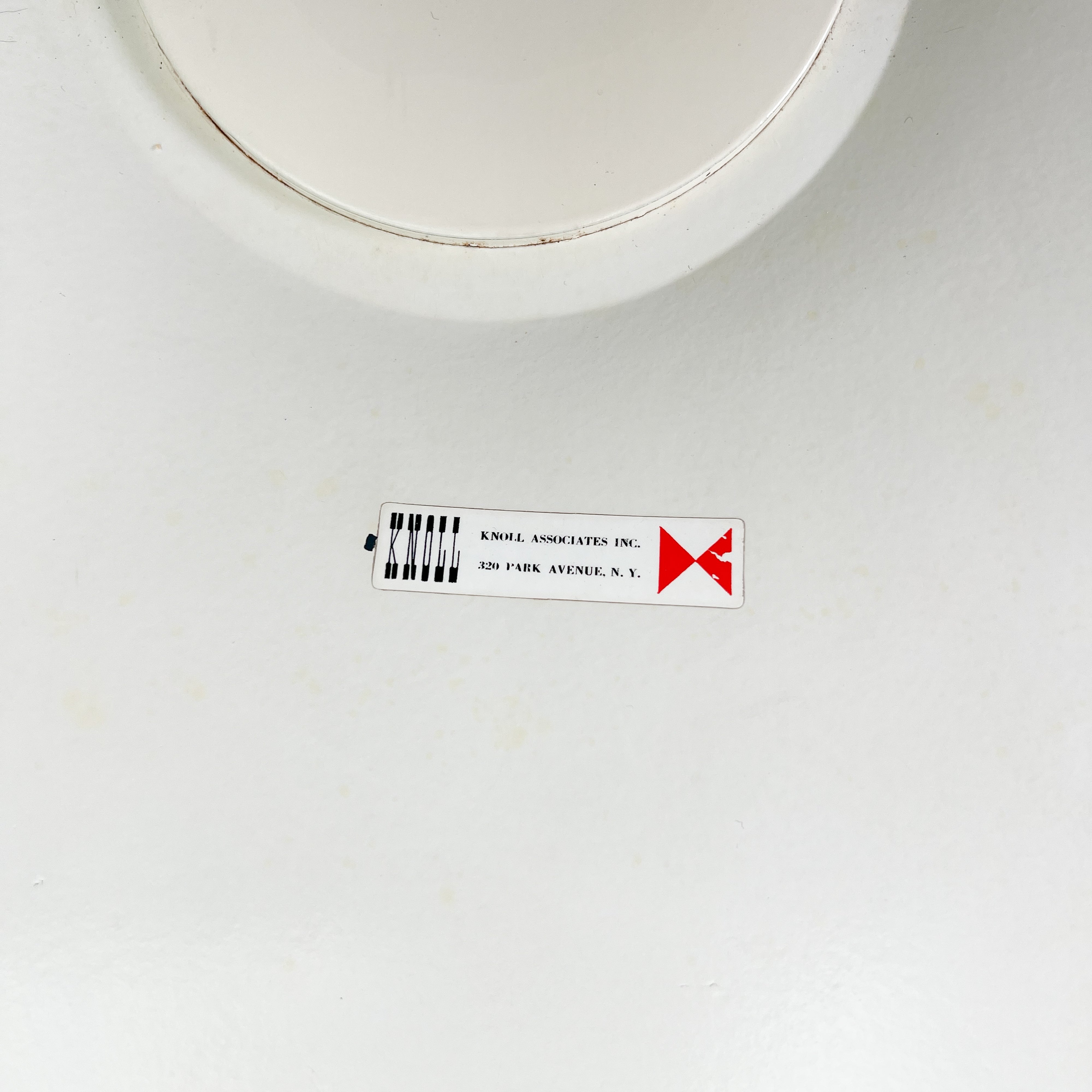 Knoll International | Saarinen Tulip Chair