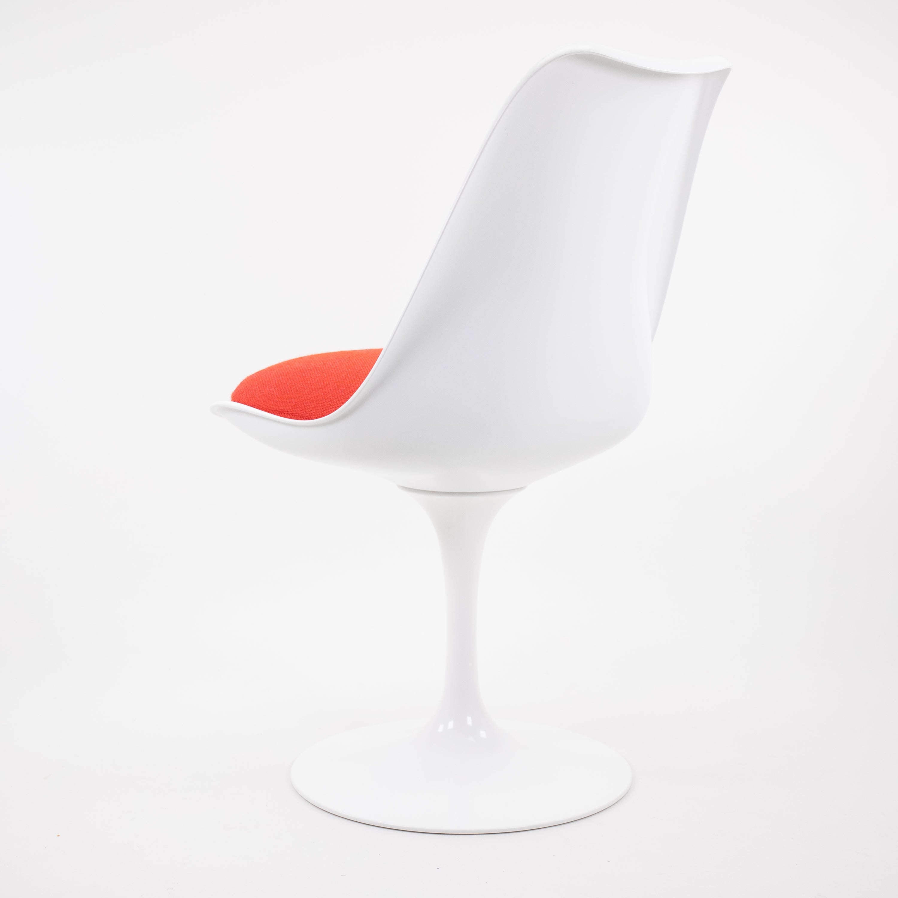 Knoll International | Saarinen Tulip Chair