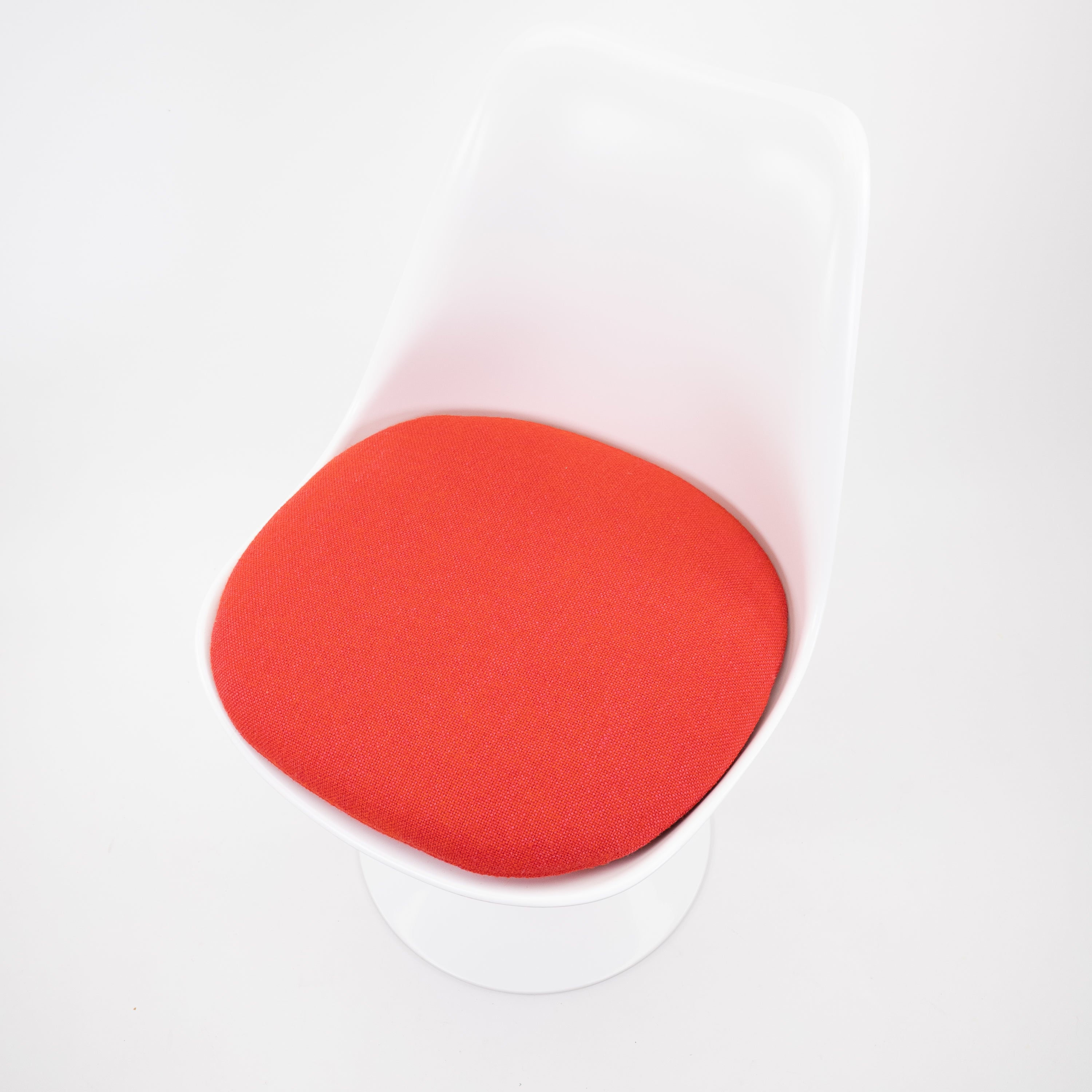 Knoll International | Saarinen Tulip Chair