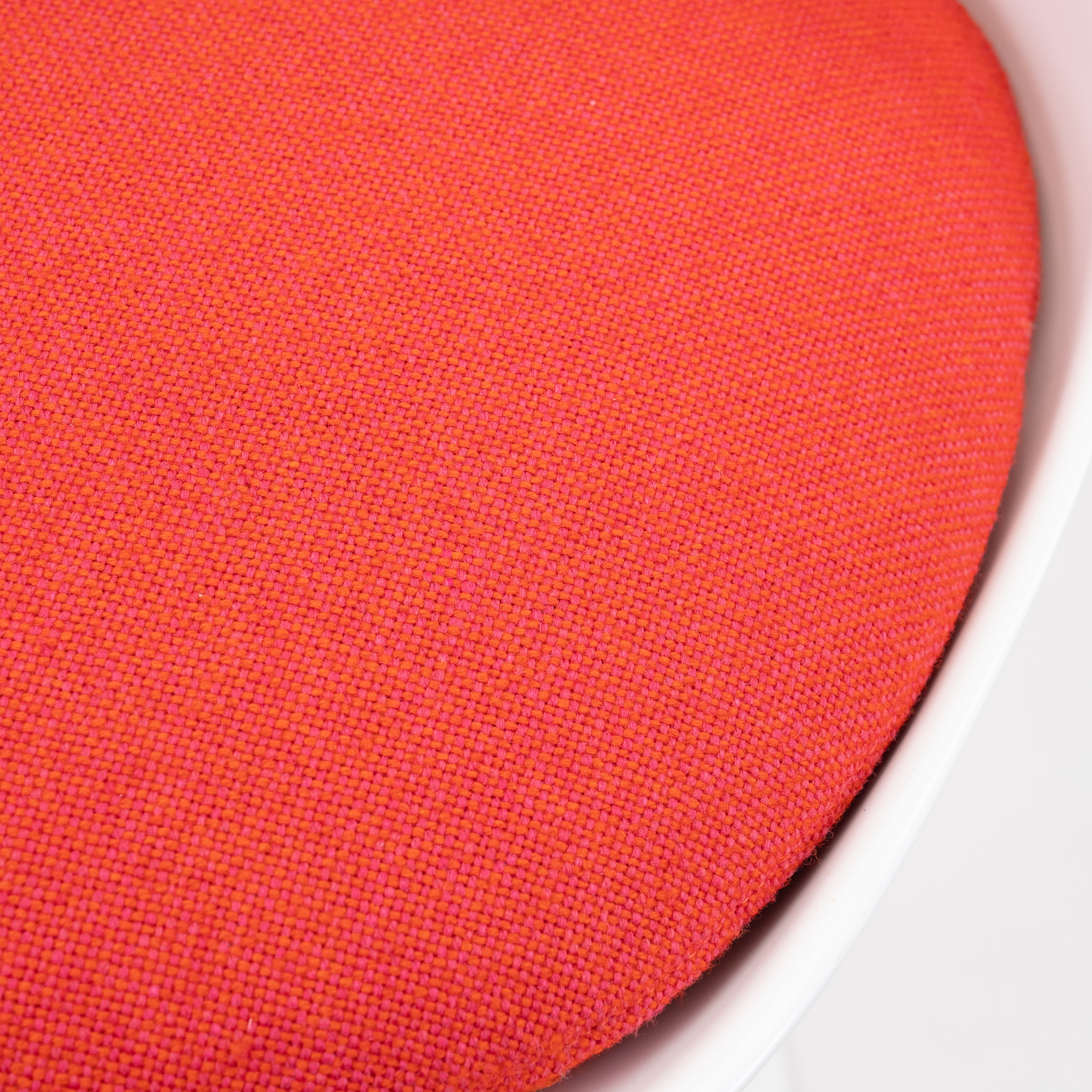 Knoll International | Saarinen Tulip Chair