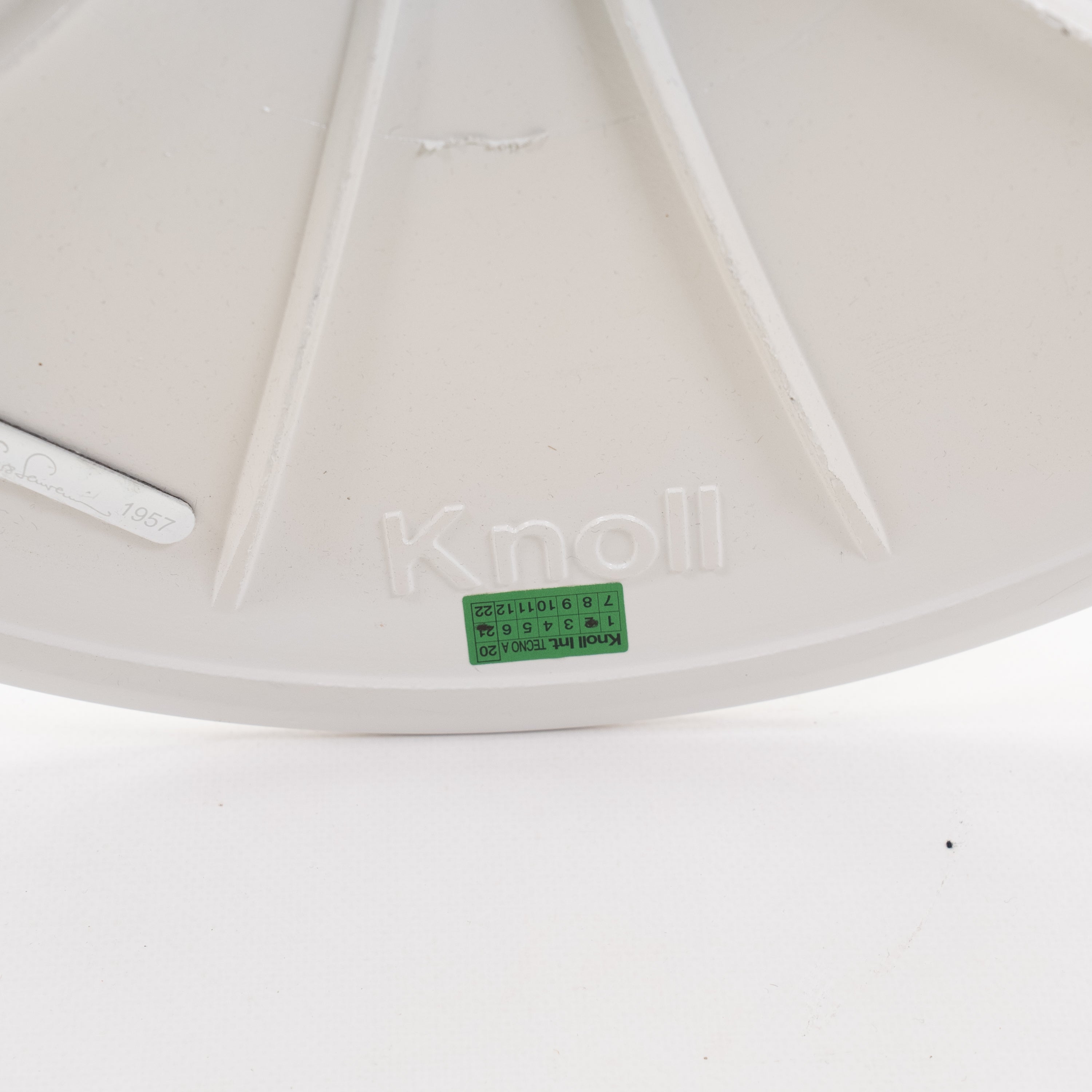 Knoll International | Saarinen Tulip Chair