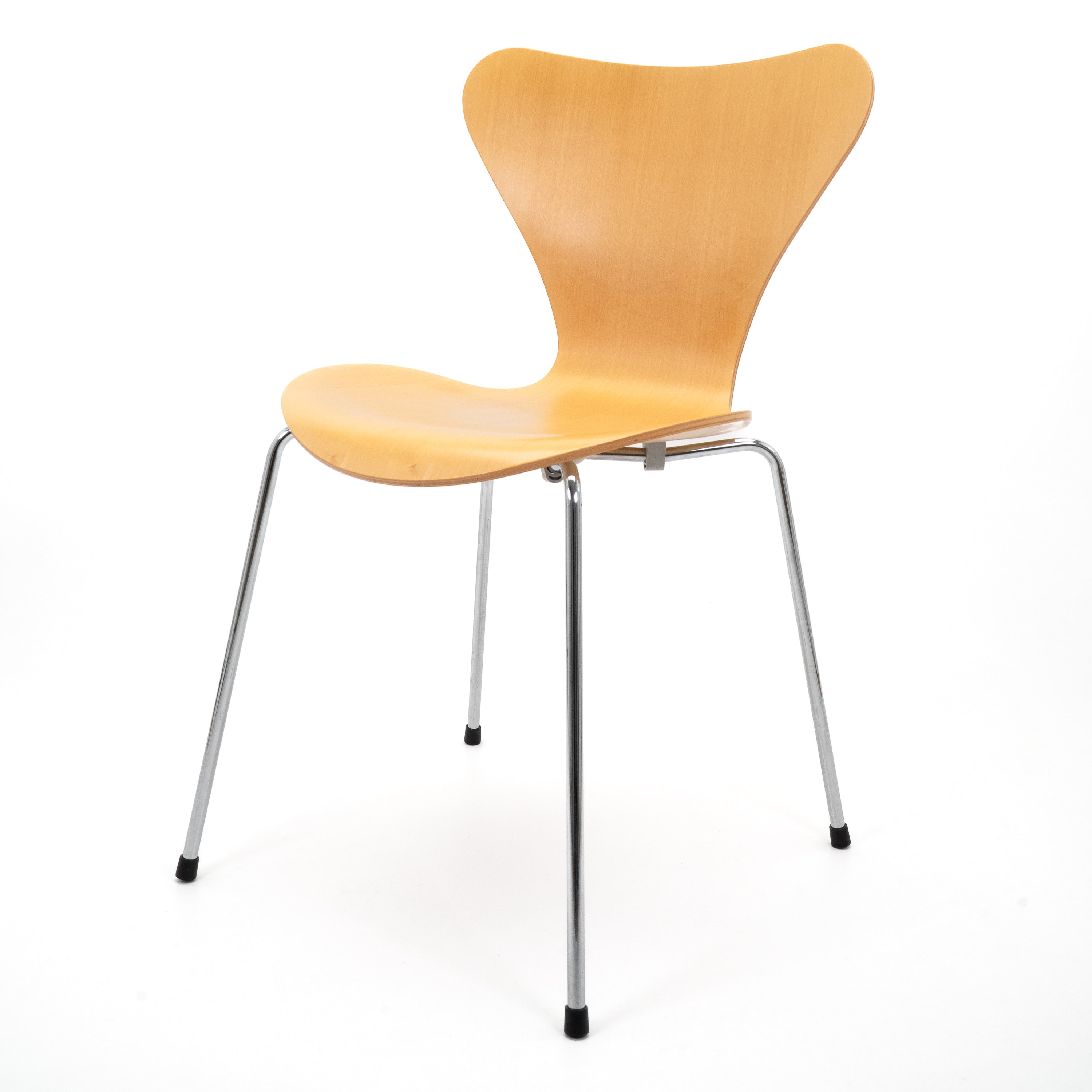 Serie7-FritzHansen-BZustand-Gestell-Chrom-Holz-AhornNatur-01.jpg