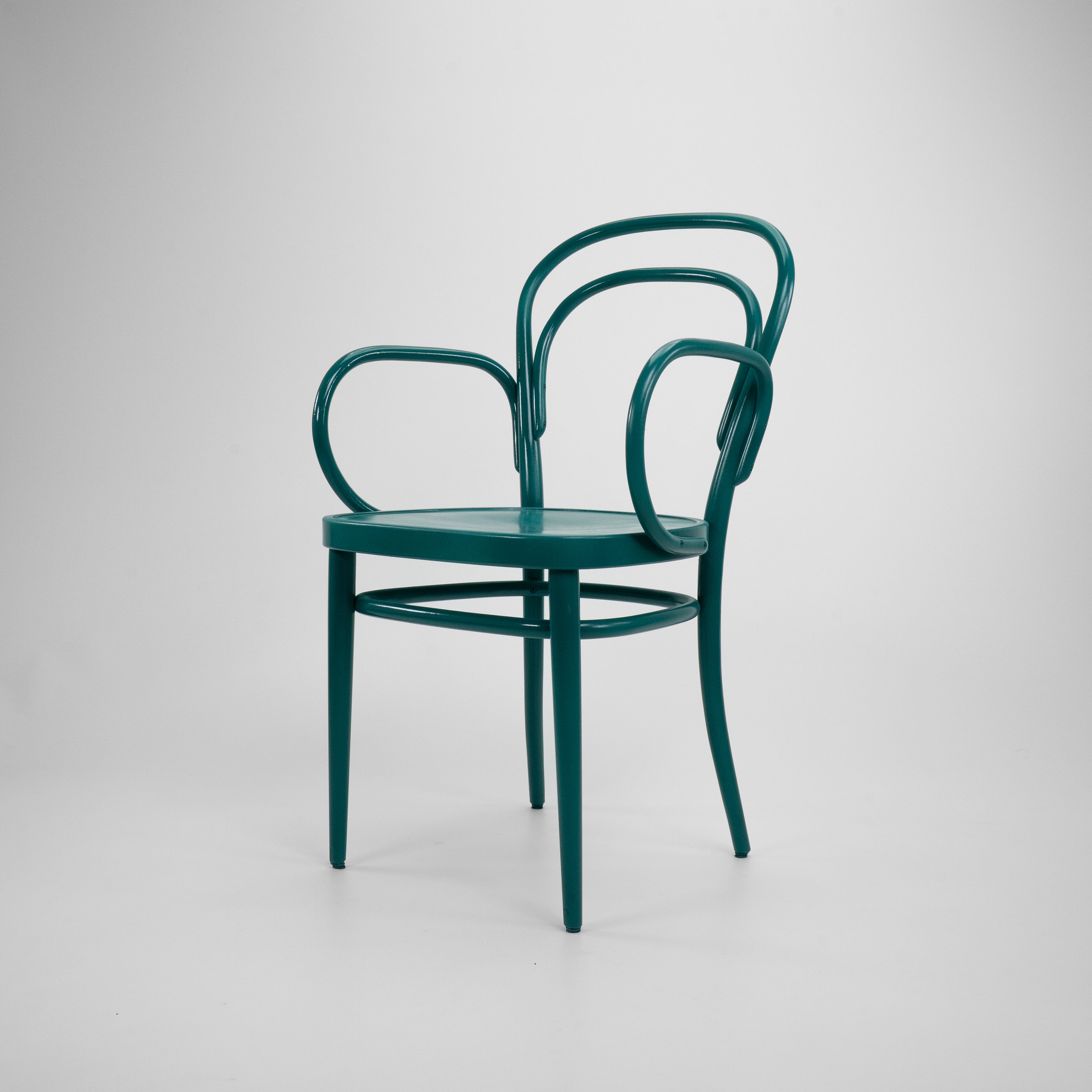Thonet-214-MitArmlehnen-Gruen-01.jpg