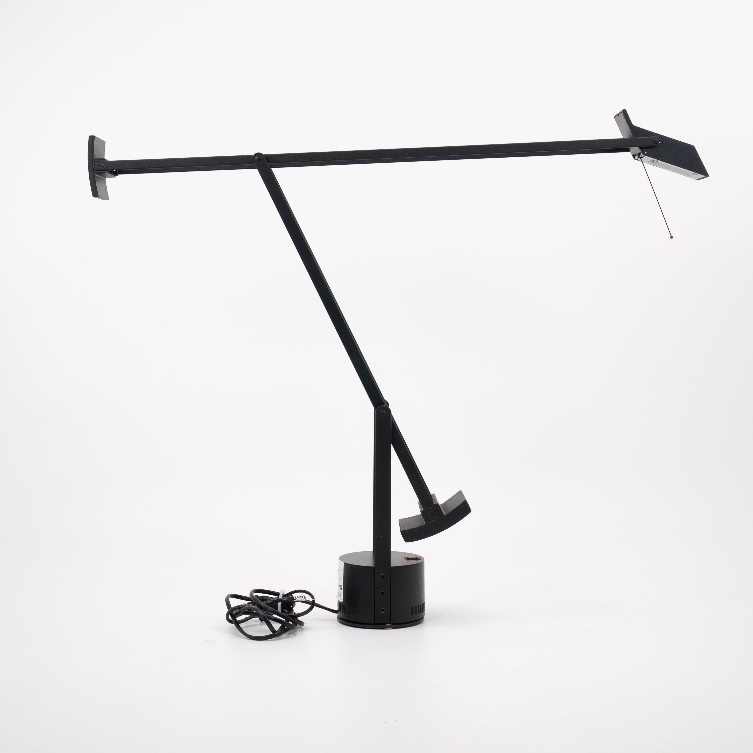 Tizio-Artemide-BZustand-Hoehe-63cm-Farbe-Schwarz-01.jpg