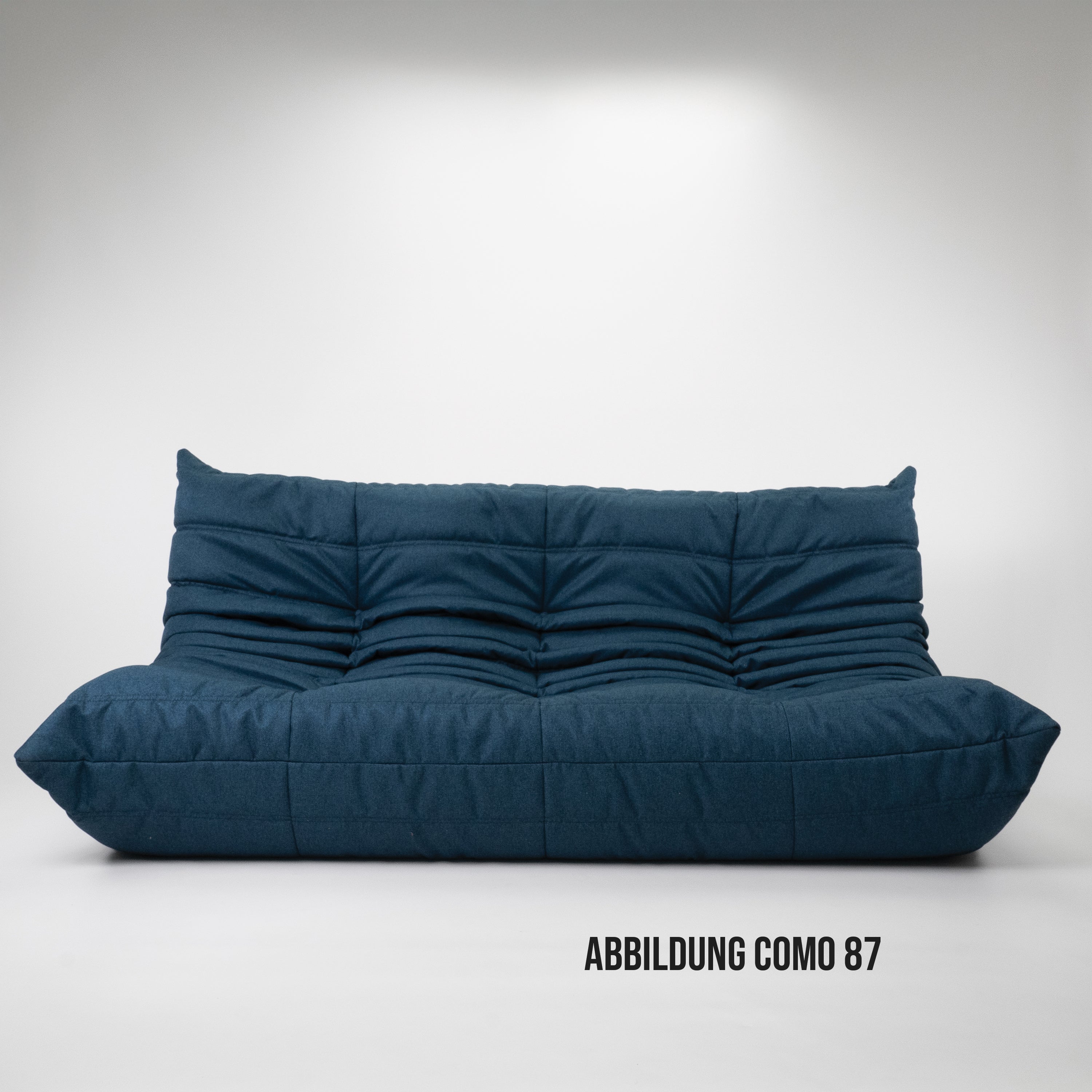 Togo-3-Sitzer-Ligne-Roset-A-Zustand-Variante-Stoff-Blau-1-Stoffbeschreibung.jpg