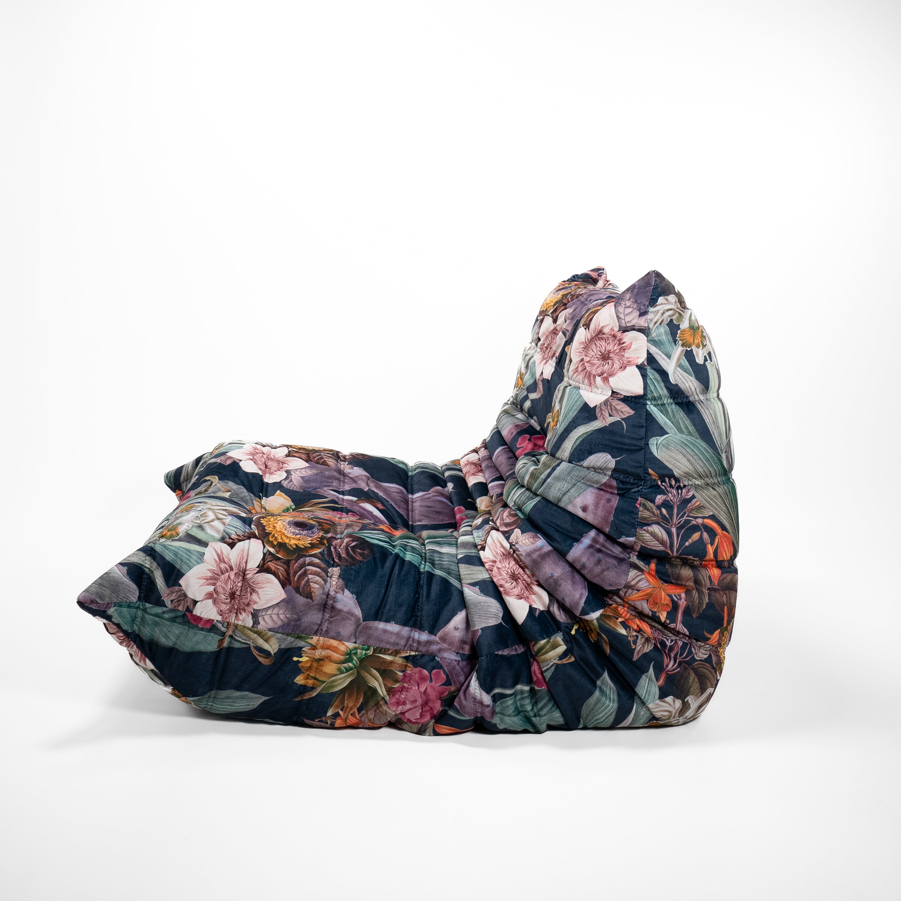 Ligne Roset | Togo 1er Sessel | Cosmic Flowers