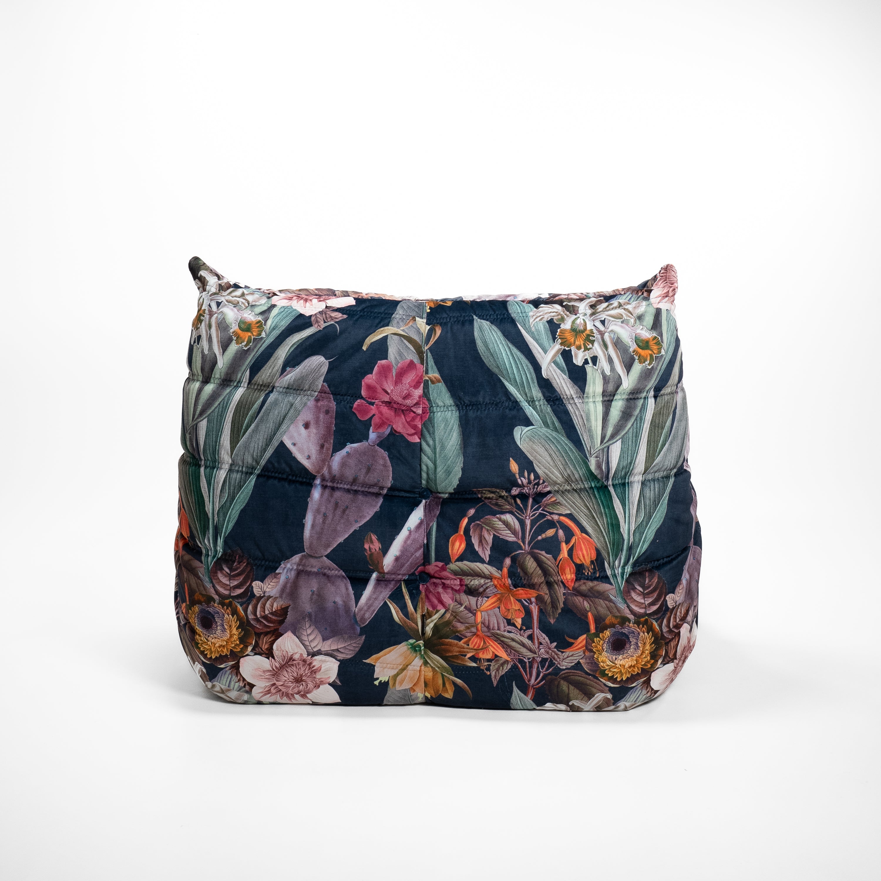 Ligne Roset | Togo 1er Sessel | Cosmic Flowers