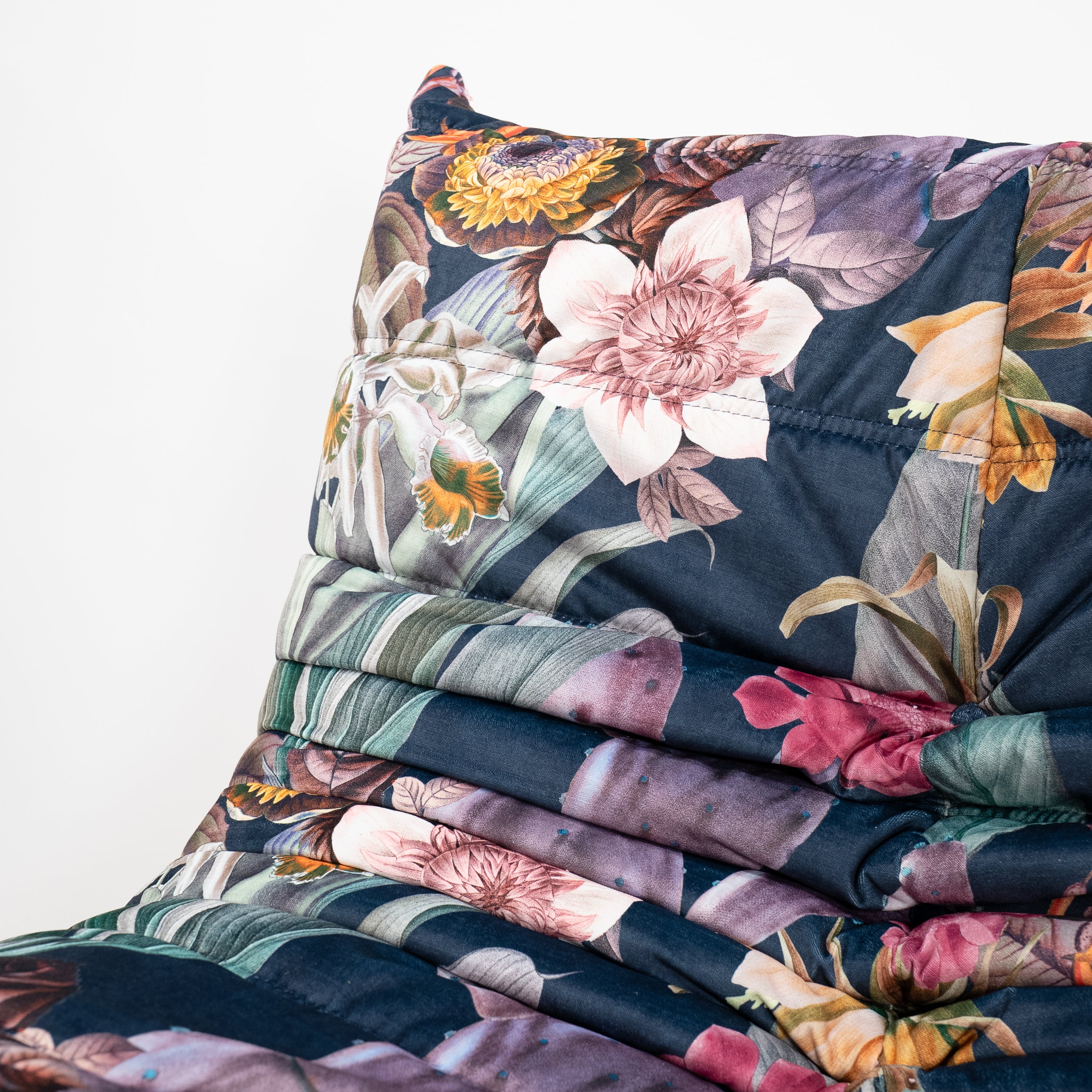 Ligne Roset | Togo 1er Sessel | Cosmic Flowers