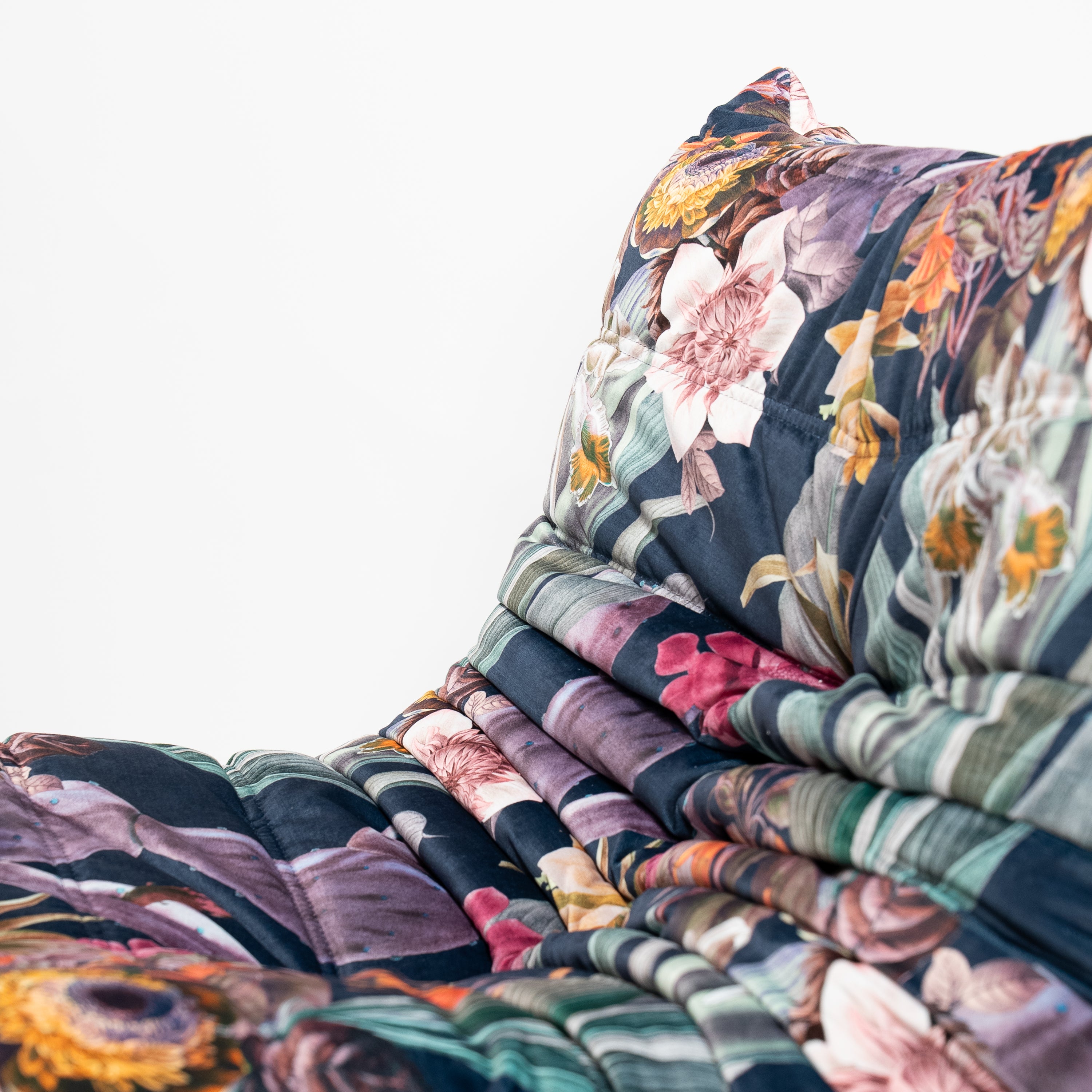 Ligne Roset | Togo 1er Sessel | Cosmic Flowers