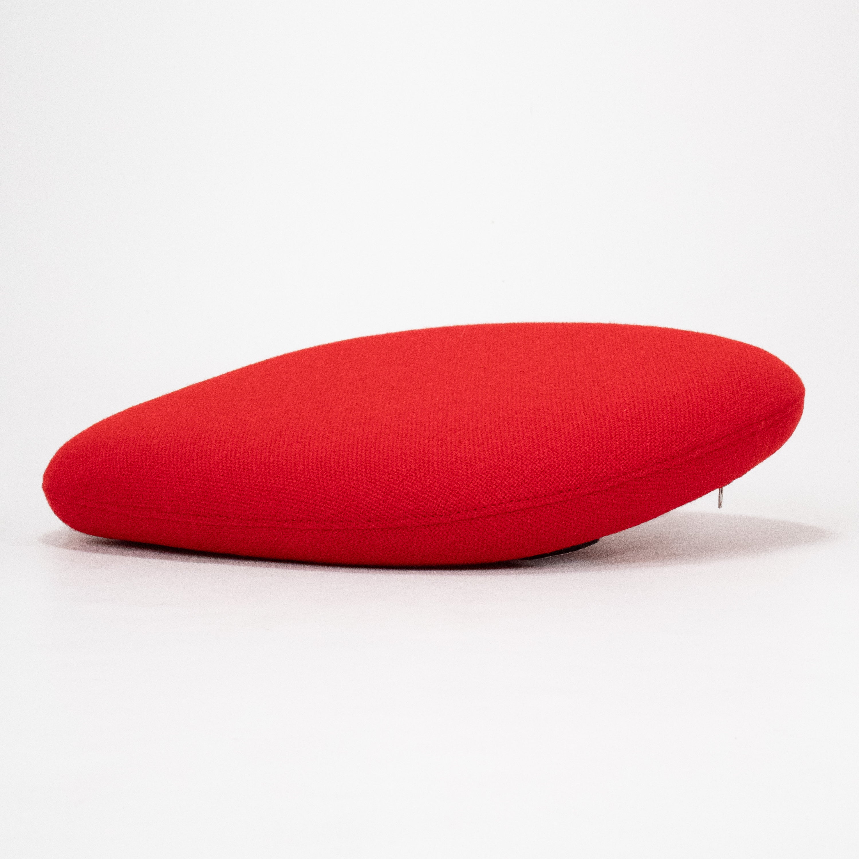 TulipChairKissen-PatinaBerlin-NachKundenwunsch-Variante-DiningChair-Bezug-Rot-02.jpg
