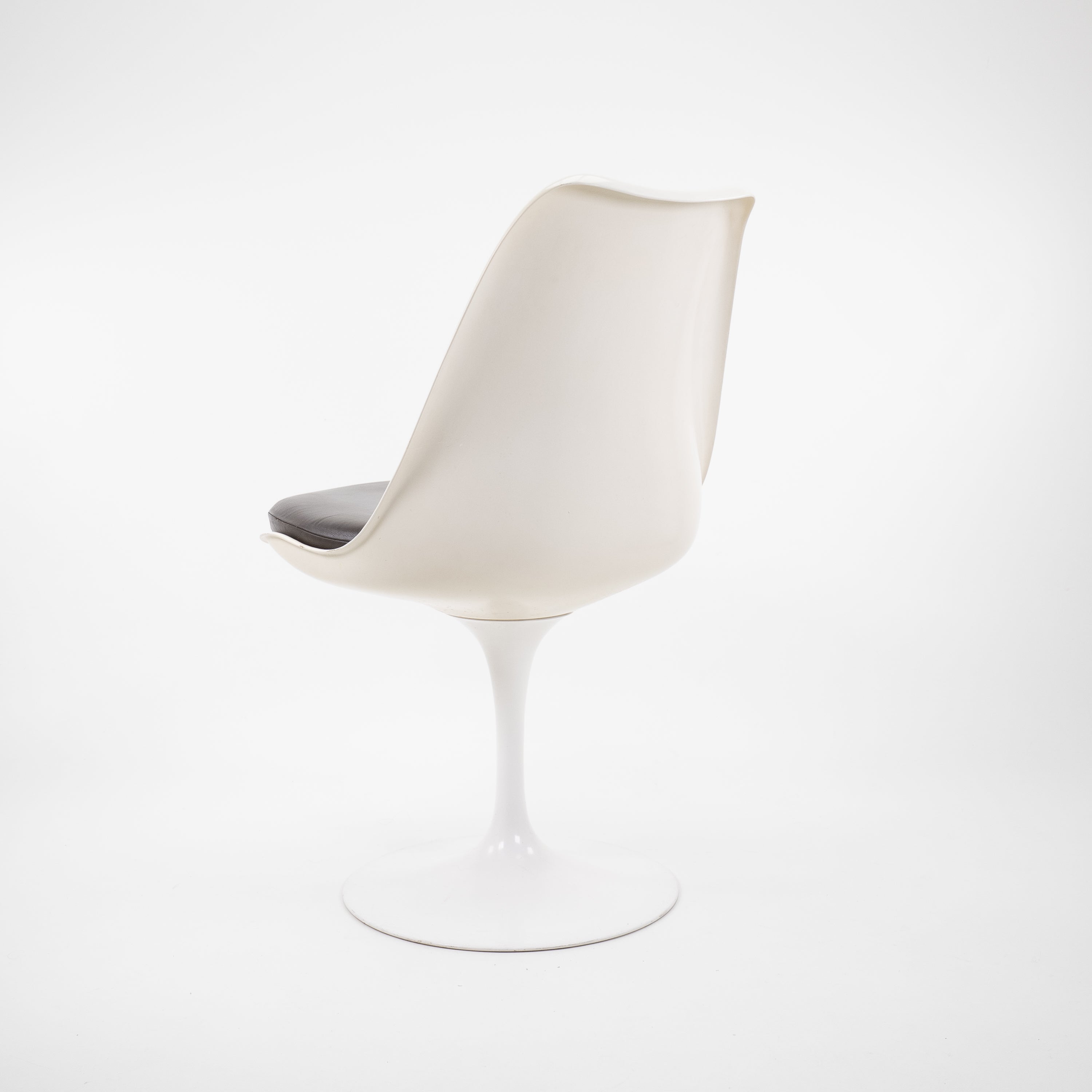 Knoll International | Saarinen Tulip Chair