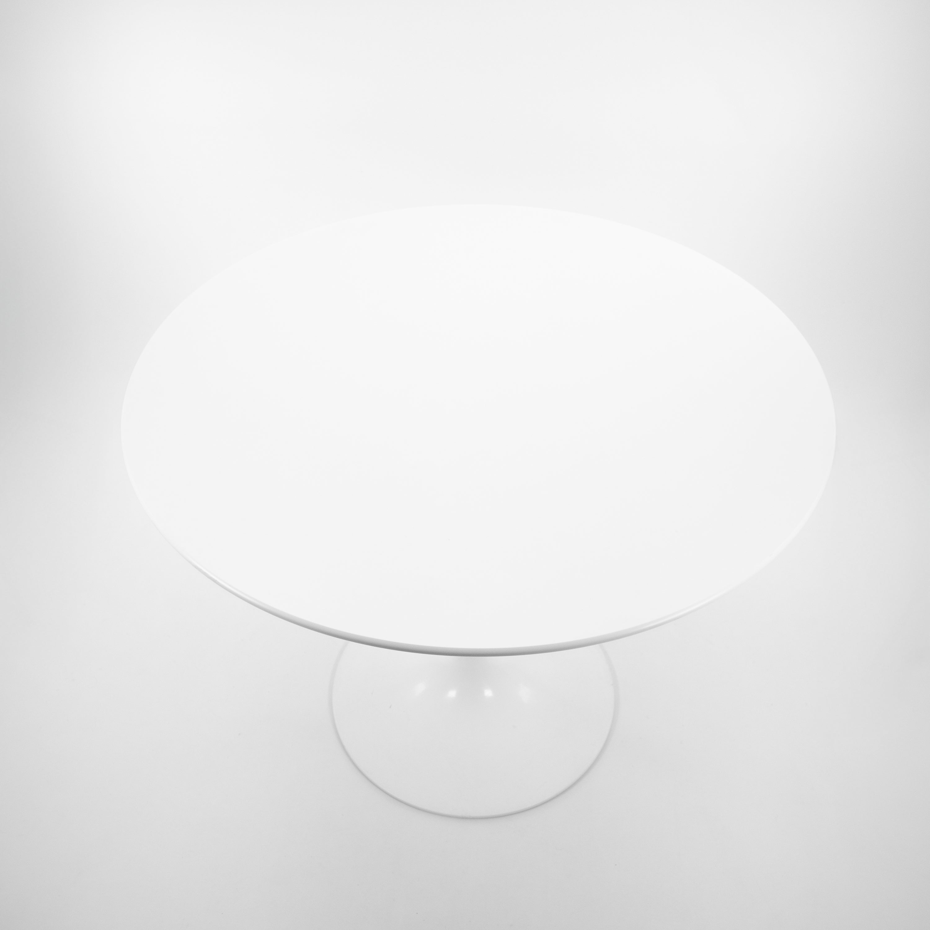 TulipSaarinenTischRund92cm-Knoll-B-Zustand-LaminatWeiss-02.jpg