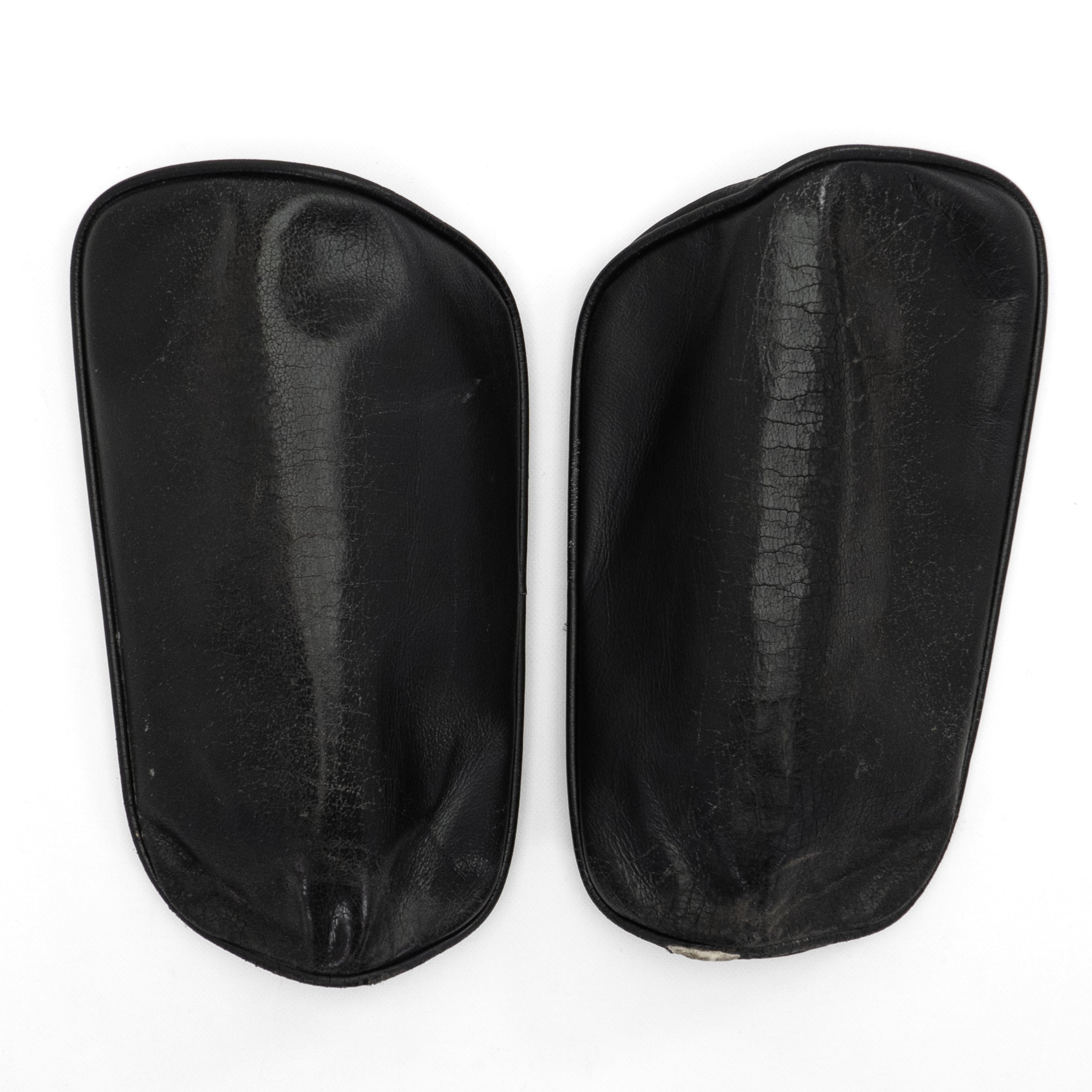 Typische_Schaeden-Leder_bruechig_-_Lounge_Chair_Reperatur_1x1_c63b7967-3444-4bf4-b21e-e4ab540858e8.jpg