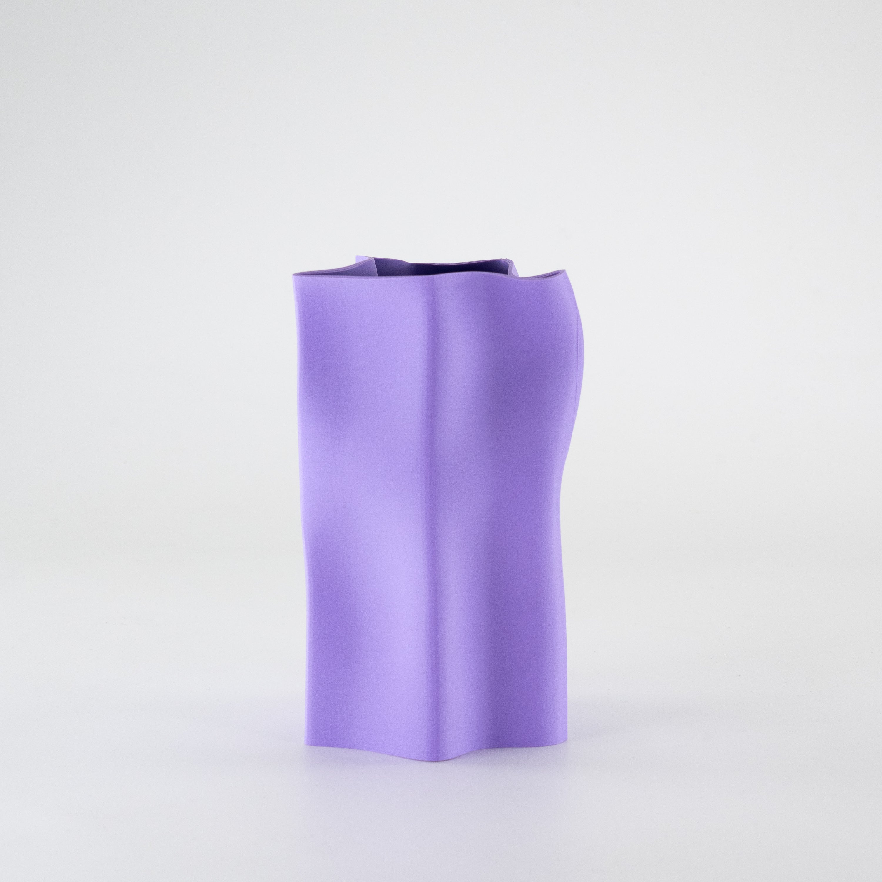 VaseFluid-DilemmaStudio-Neu-Variante-Purple-02.jpg