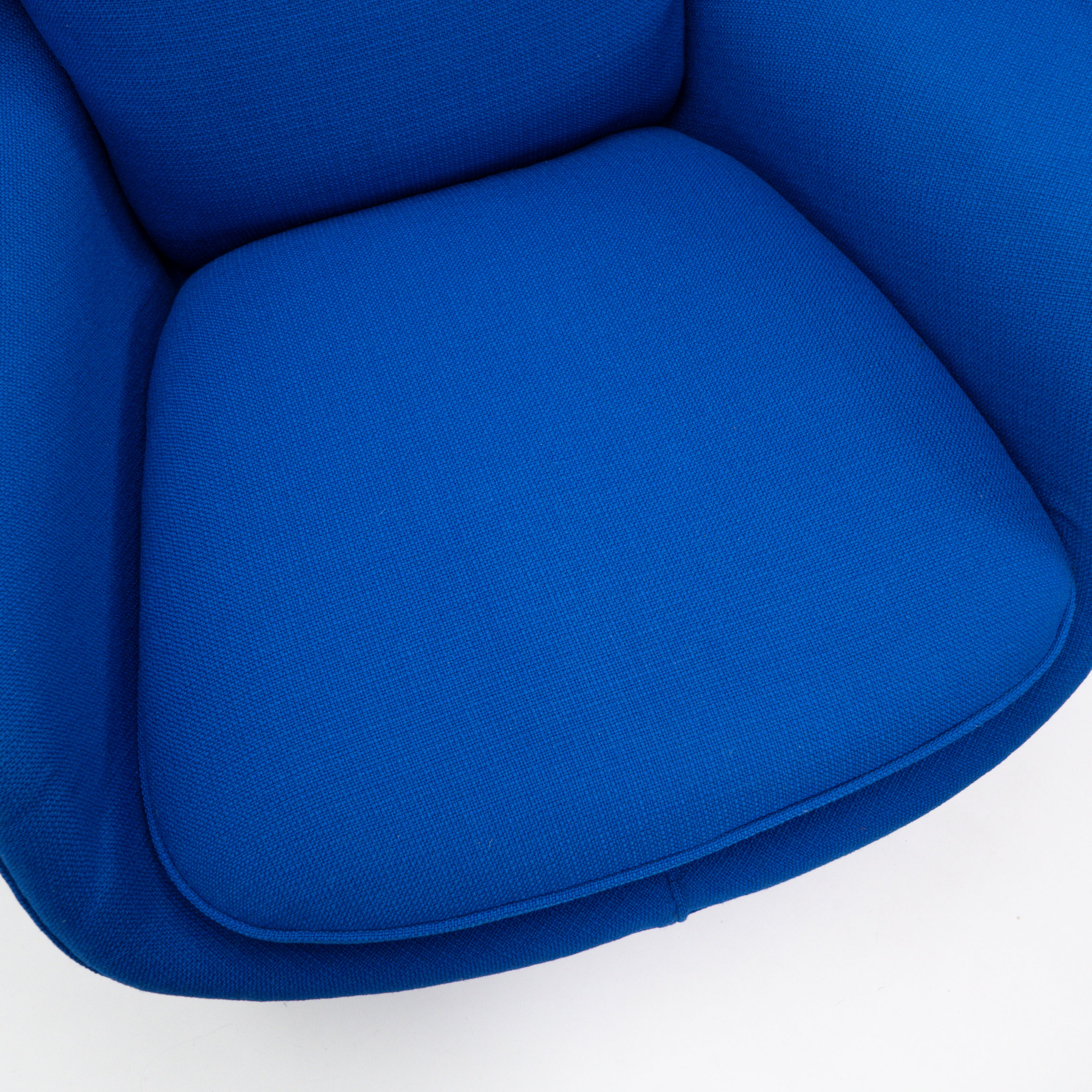 Knoll International | Womb Chair mit Ottoman
