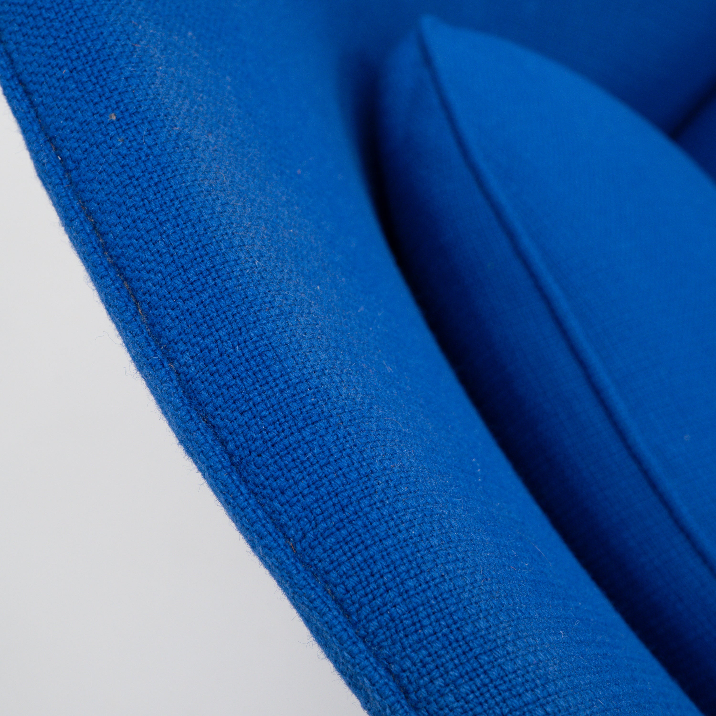 Knoll International | Womb Chair mit Ottoman