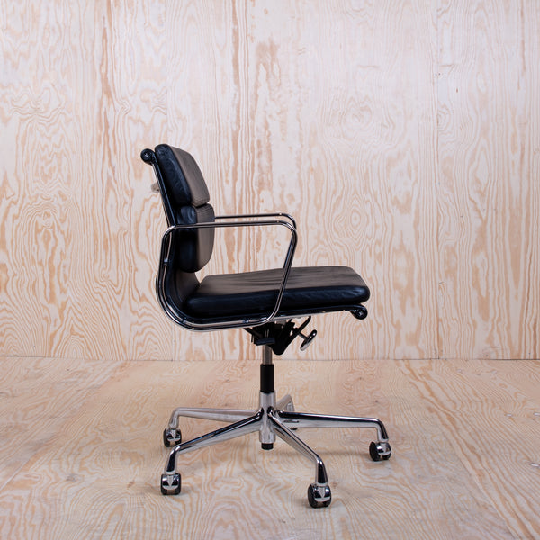 Vitra | EA217 | Softpad Chair | Neuwertig