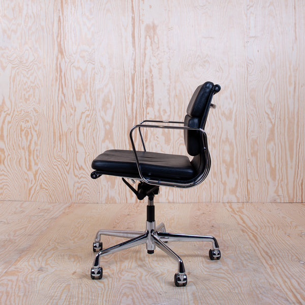 Vitra | EA217 | Softpad Chair | Neuwertig