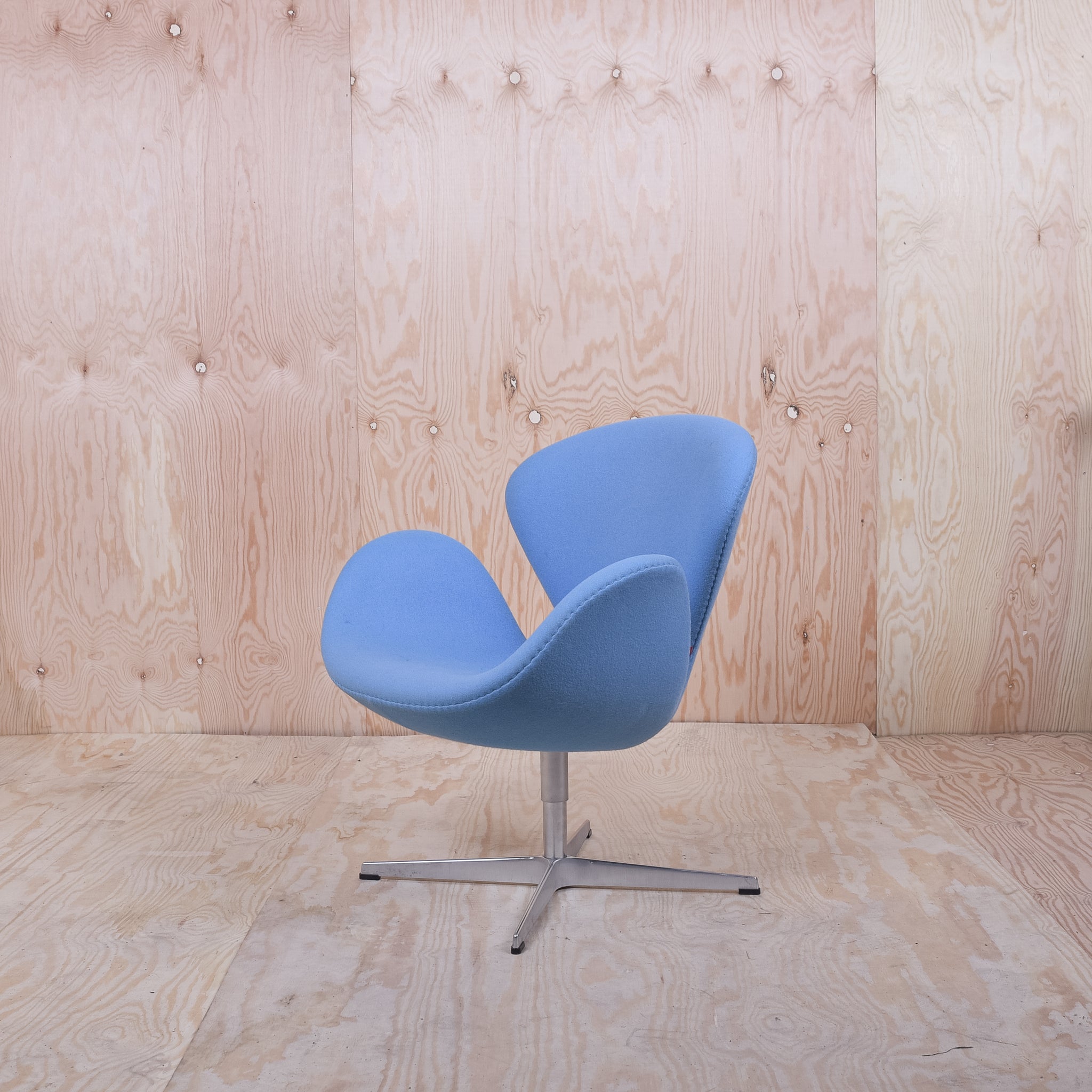 Arne Jacobsen | Swan Chair